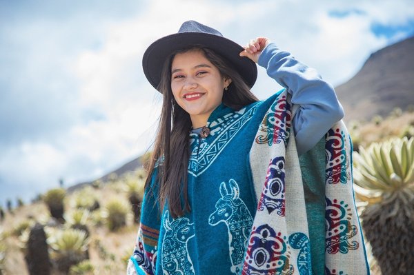 Nouvelle proposition : mode hivernale : associez chapeaux en feutre et manteaux pour un style éblouissant !